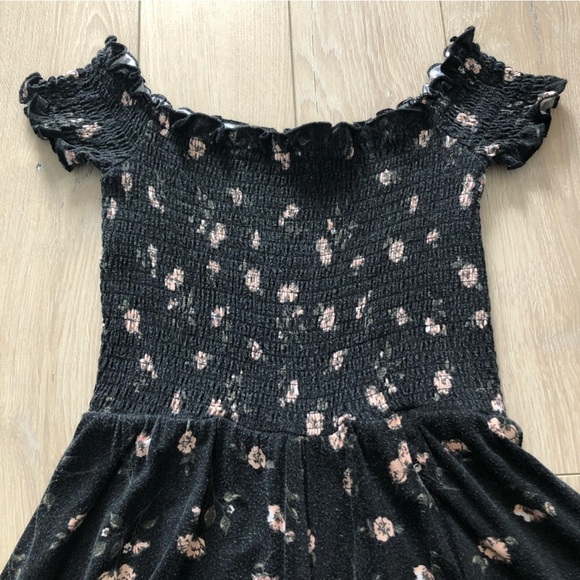 Garage Floral Gathered Romper in Black & Pink - Picture 4 of 8